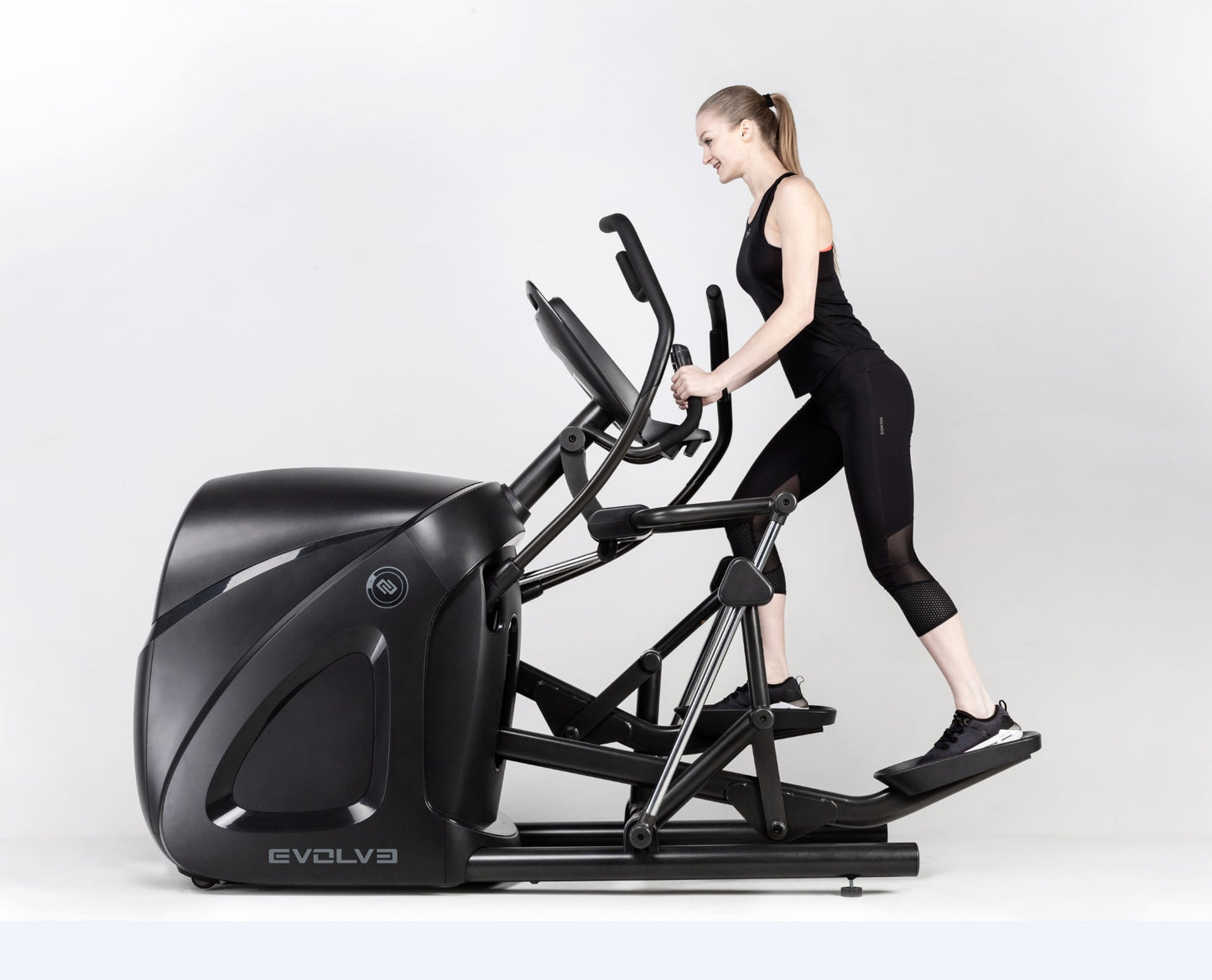 Elliptical / Crosstrainer mit LED Konsole Evolve CE-056