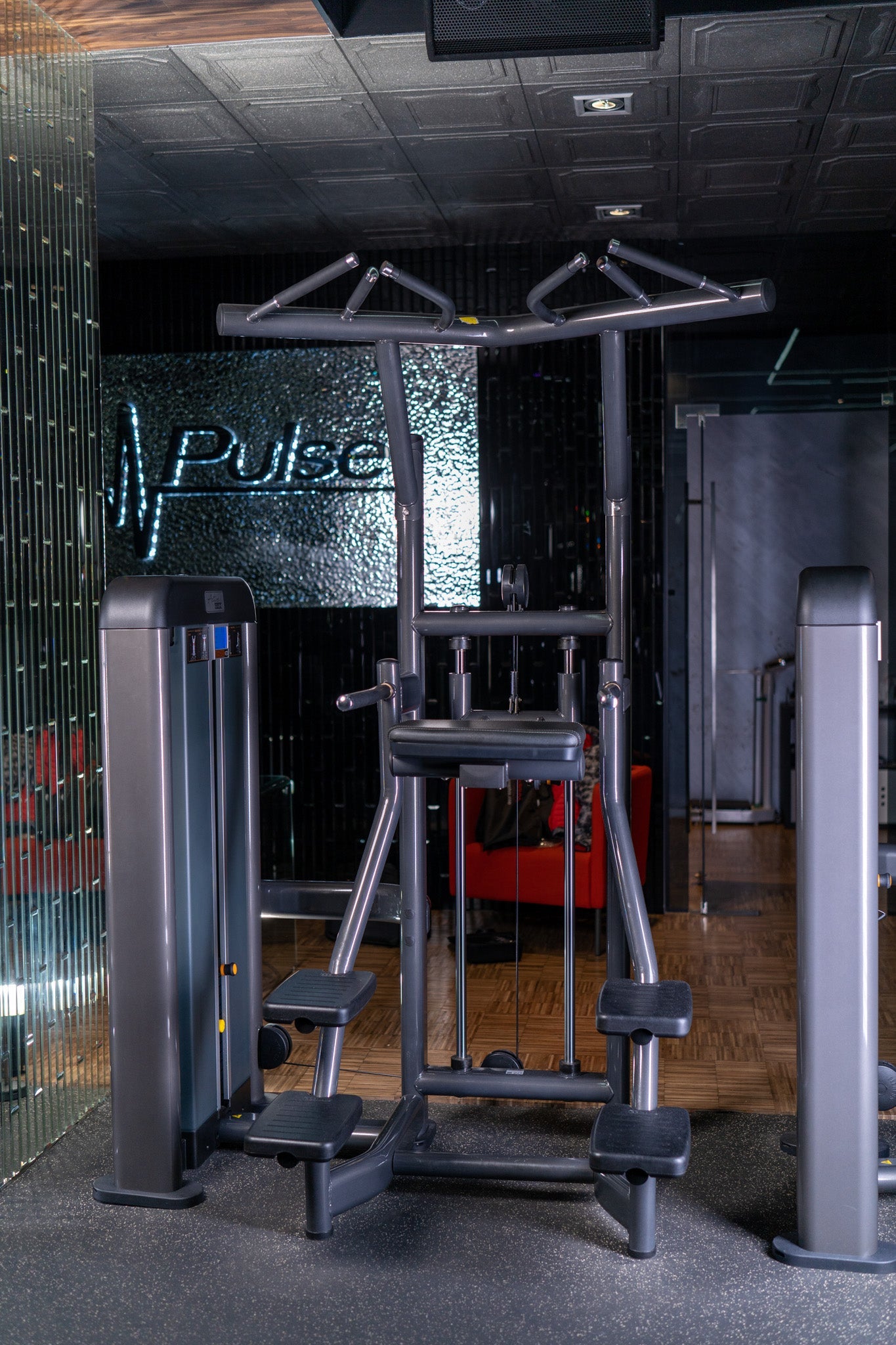 Multifunktion Fitnessgerät für assistierte Klimmzüge / Trizeps Dip Active Gym USA